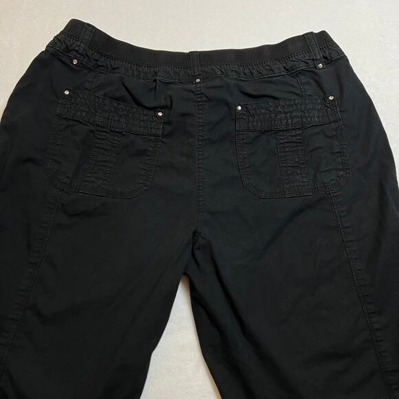 Chico's Mid Rise Embellished Cargo Crop Pants Size Small/6 (Chico's Size 0.5) - Picture 6 of 12